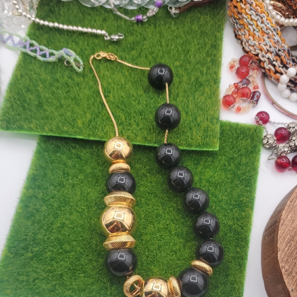 Monet 16 Inch Necklace Round Ball Beaded N3939